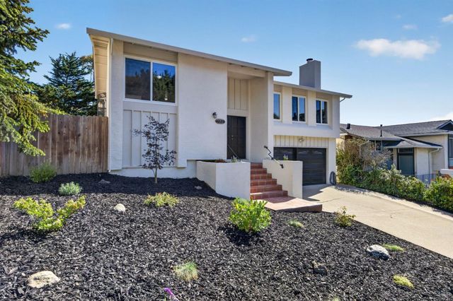 1328 Oddstad Boulevard, Pacifica, CA 94044