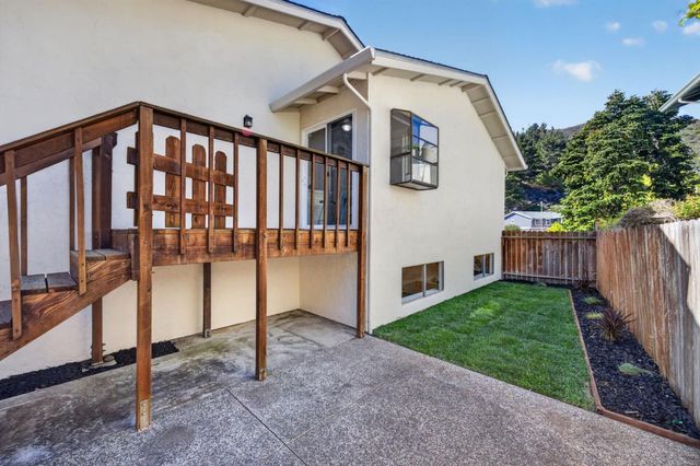 1328 Oddstad Boulevard, Pacifica, CA 94044