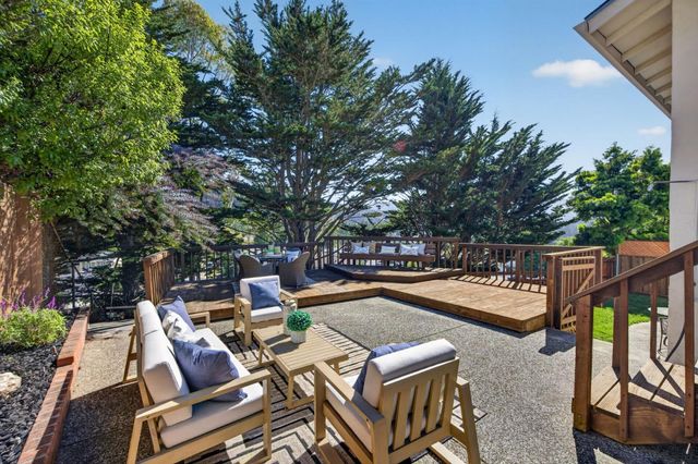 1328 Oddstad Boulevard, Pacifica, CA 94044