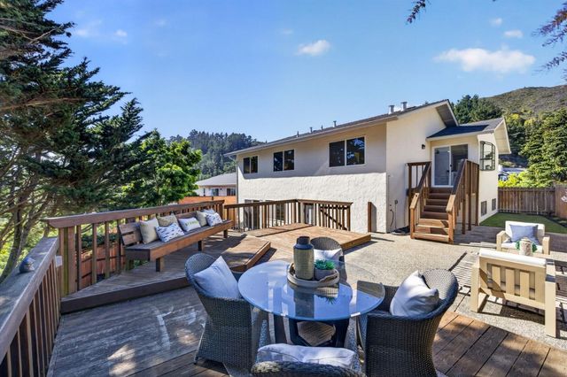 1328 Oddstad Boulevard, Pacifica, CA 94044