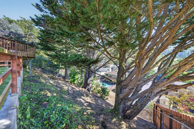 1328 Oddstad Boulevard, Pacifica, CA 94044