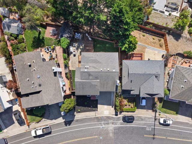 1328 Oddstad Boulevard, Pacifica, CA 94044