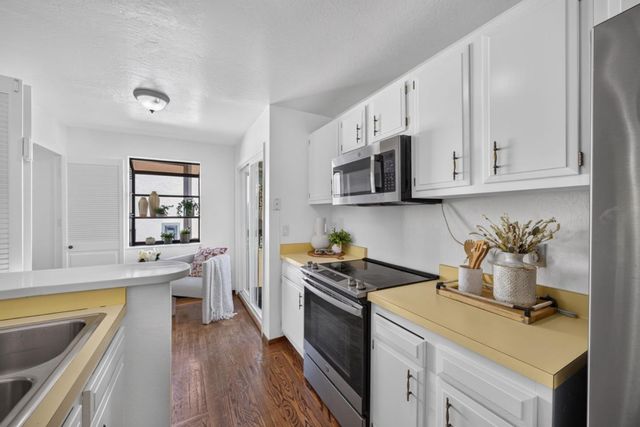 1328 Oddstad Boulevard, Pacifica, CA 94044