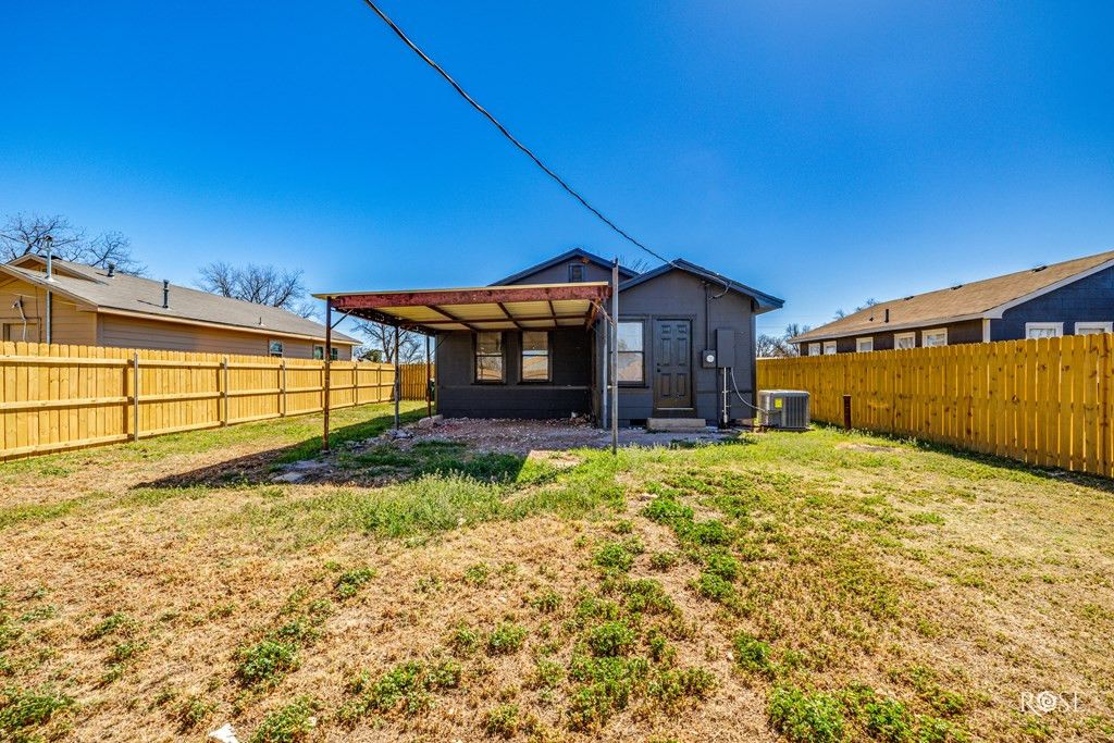 Image 20 of property listing at 310 E 38th Street, San Angelo, TX 76903