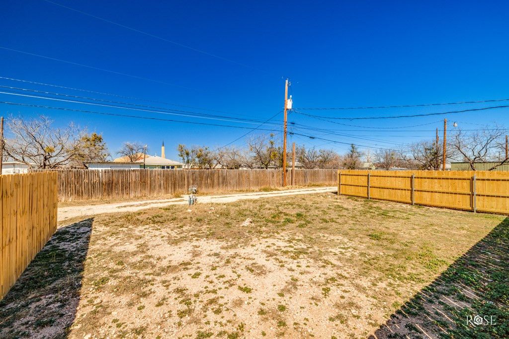 Image 22 of property listing at 310 E 38th Street, San Angelo, TX 76903