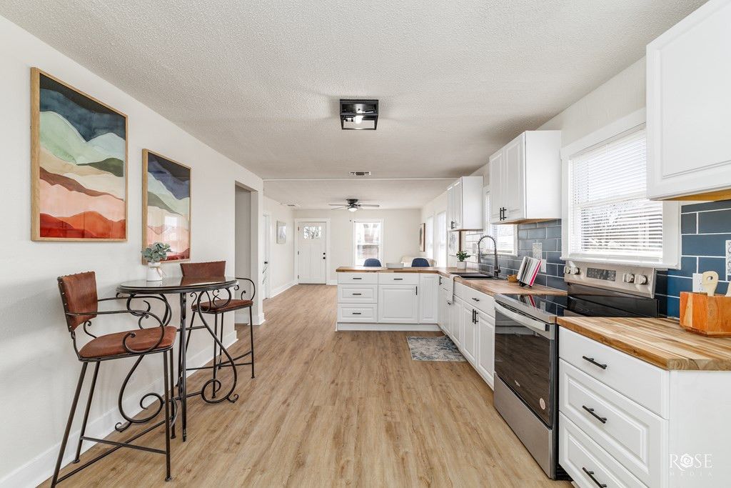 Image 8 of property listing at 310 E 38th Street, San Angelo, TX 76903