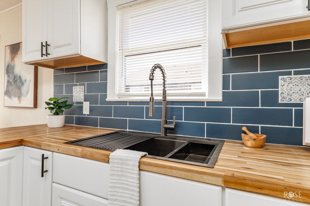 Image 9 of property listing at 310 E 38th Street, San Angelo, TX 76903