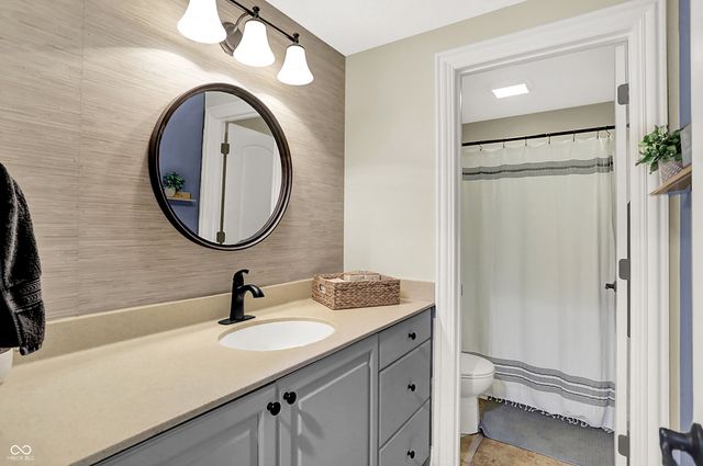 13054 Deerstyne Green Street, Carmel, IN 46032