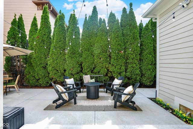 13054 Deerstyne Green Street, Carmel, IN 46032