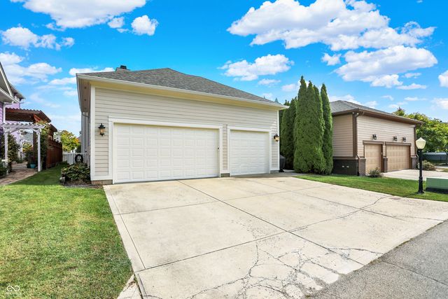 13054 Deerstyne Green Street, Carmel, IN 46032