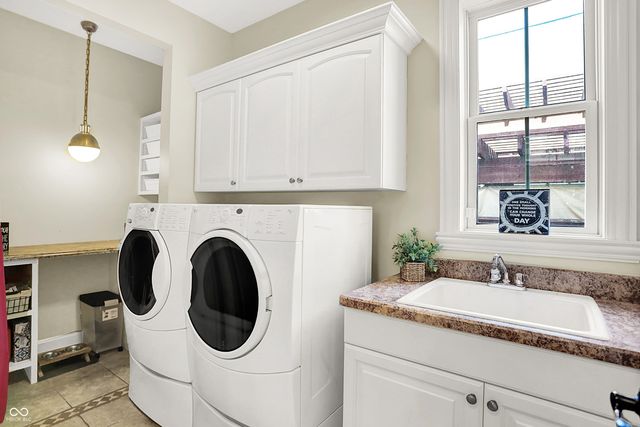 13054 Deerstyne Green Street, Carmel, IN 46032