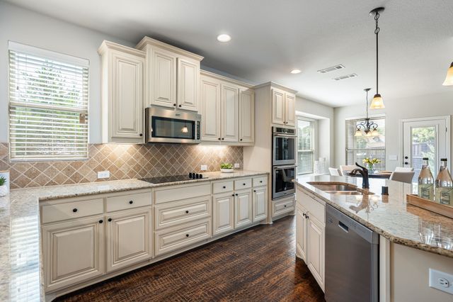 344 Sherbrook Street, Van Alstyne, TX 75495