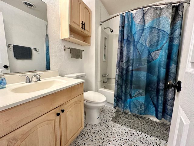 4109 Lark Lane A, Houston, TX 77025