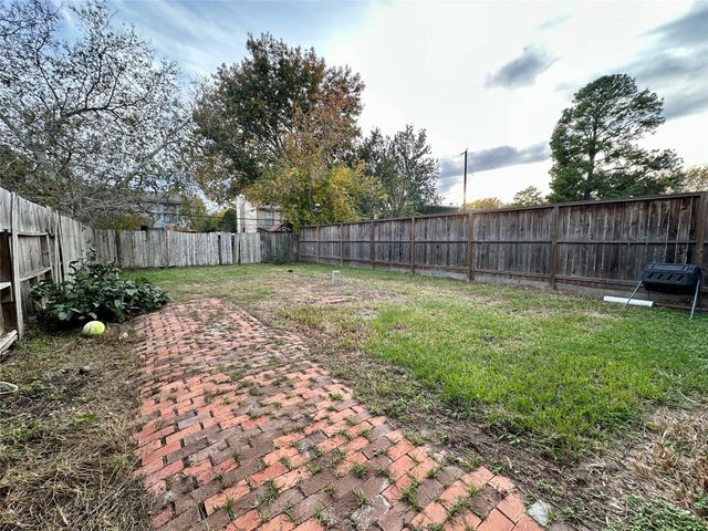 4109 Lark Lane A, Houston, TX 77025