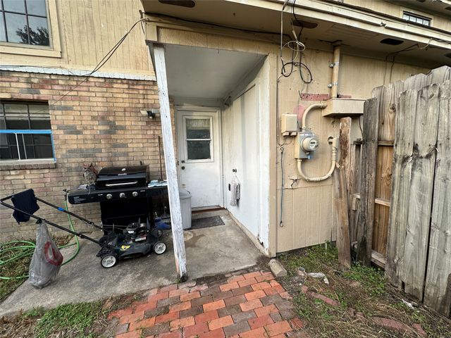 4109 Lark Lane A, Houston, TX 77025