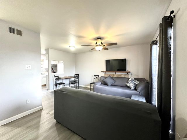 4109 Lark Lane A, Houston, TX 77025