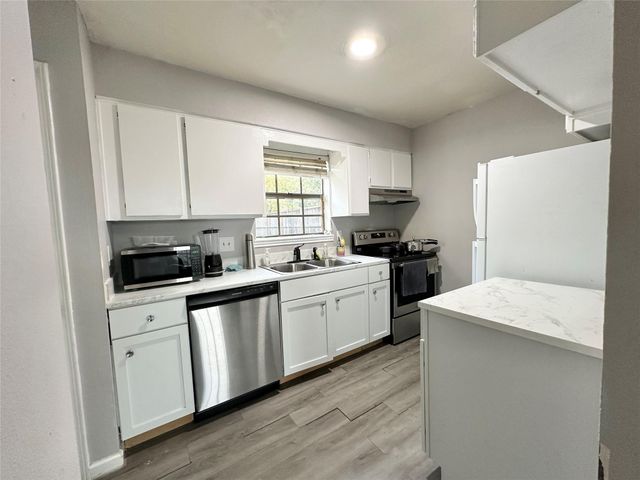 4109 Lark Lane A, Houston, TX 77025