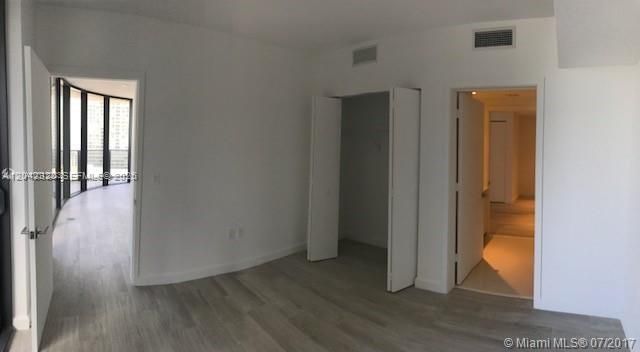 55 SW 9th St 2103, Miami, FL 33130