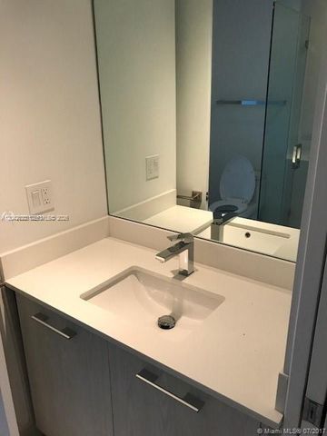 55 SW 9th St 2103, Miami, FL 33130