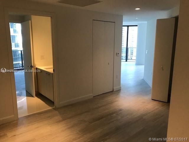 55 SW 9th St 2103, Miami, FL 33130