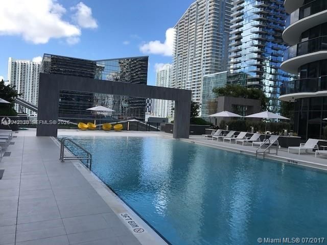 55 SW 9th St 2103, Miami, FL 33130