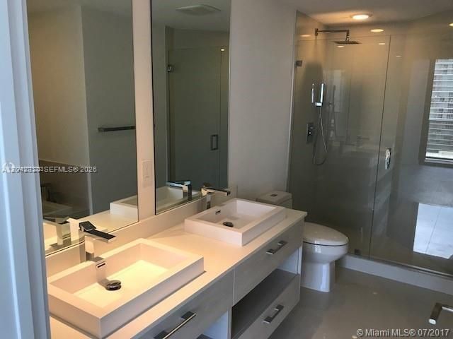 55 SW 9th St 2103, Miami, FL 33130