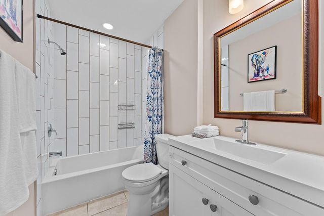 1112 Bering Drive 66, Houston, TX 77057