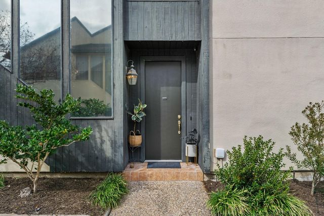 1112 Bering Drive 66, Houston, TX 77057