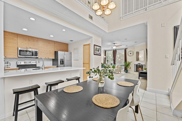 1112 Bering Drive 66, Houston, TX 77057