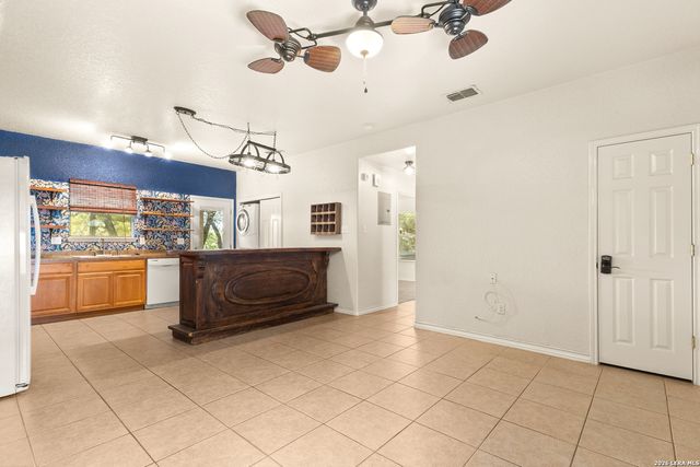 323 Lexington Pass, Canyon Lake, TX 78133