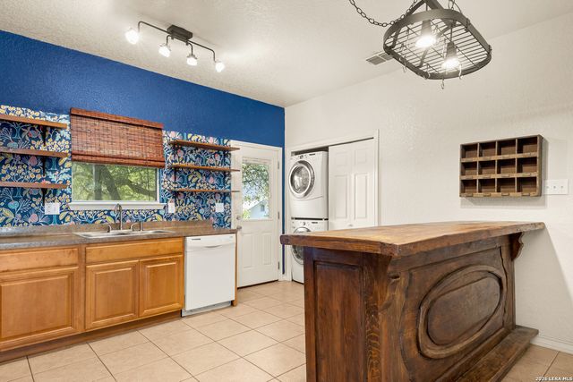 323 Lexington Pass, Canyon Lake, TX 78133