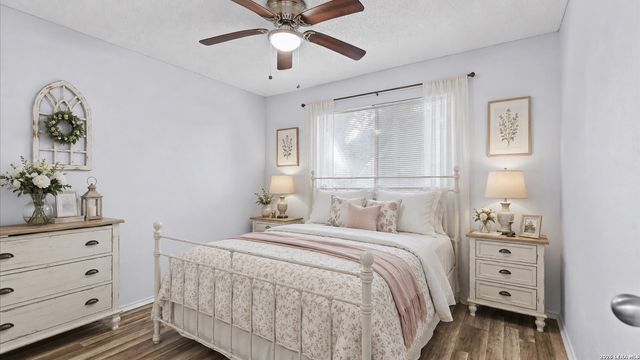 209 CRYSTAL CYN, Universal City, TX 78148