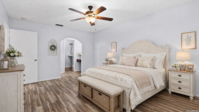 209 CRYSTAL CYN, Universal City, TX 78148