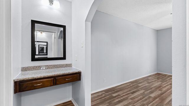 209 CRYSTAL CYN, Universal City, TX 78148