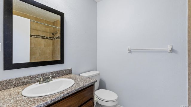 209 CRYSTAL CYN, Universal City, TX 78148