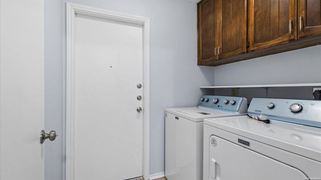 209 CRYSTAL CYN, Universal City, TX 78148