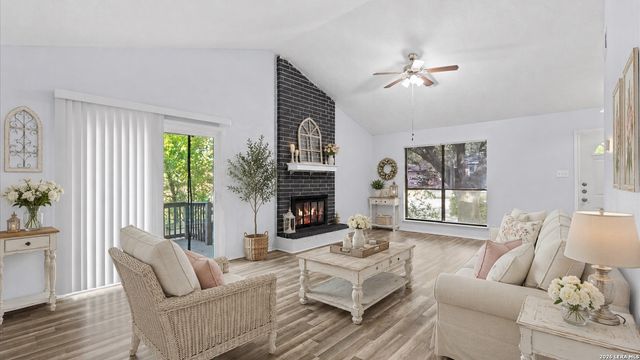 209 CRYSTAL CYN, Universal City, TX 78148