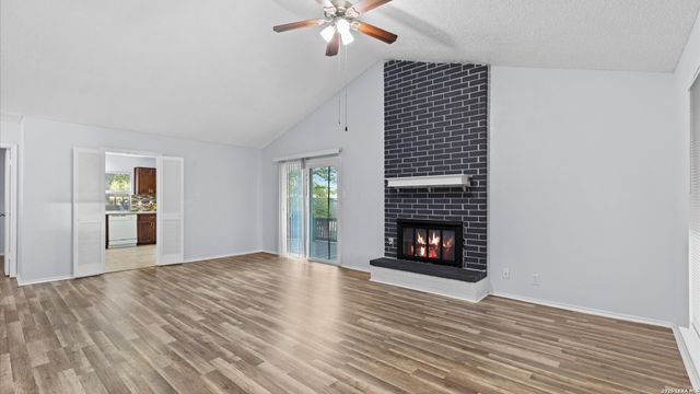 209 CRYSTAL CYN, Universal City, TX 78148