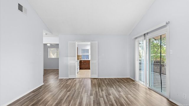 209 CRYSTAL CYN, Universal City, TX 78148