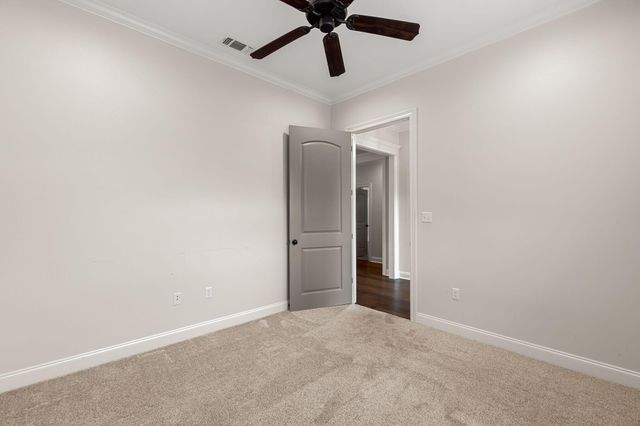 23 E Yellowstone, Hattiesburg, MS 39402