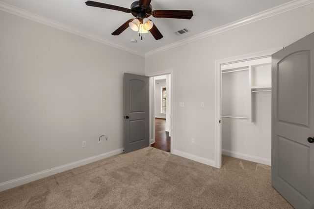 23 E Yellowstone, Hattiesburg, MS 39402