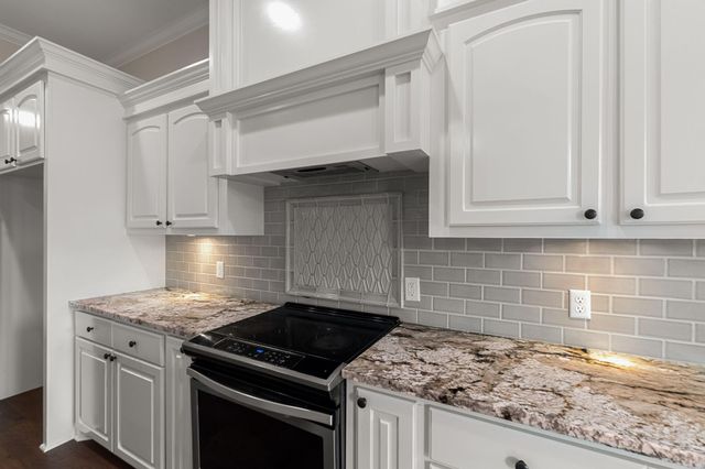 23 E Yellowstone, Hattiesburg, MS 39402