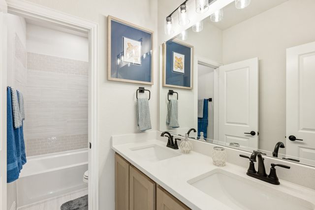 3201 Boat Landing Trail, Granbury, TX 76049