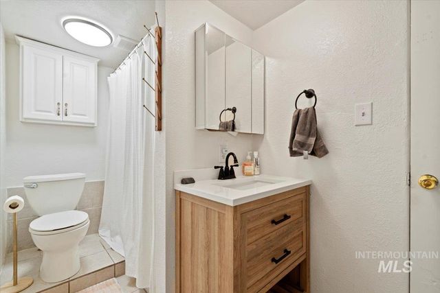 3012 N Tamarack Drive, Boise, ID 83703