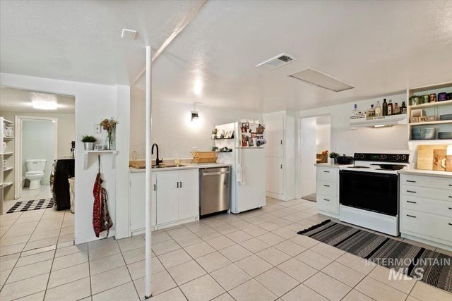 3012 N Tamarack Drive, Boise, ID 83703