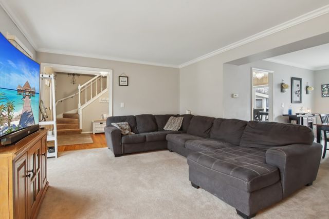 693 Exmoor Terrace, Crystal Lake, IL 60014