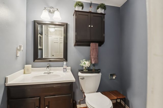 693 Exmoor Terrace, Crystal Lake, IL 60014