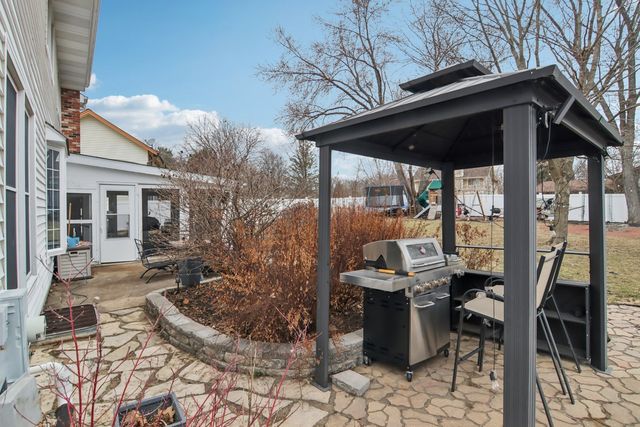 693 Exmoor Terrace, Crystal Lake, IL 60014