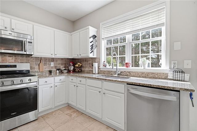 523 Drifton Way, Woodstock, GA 30188