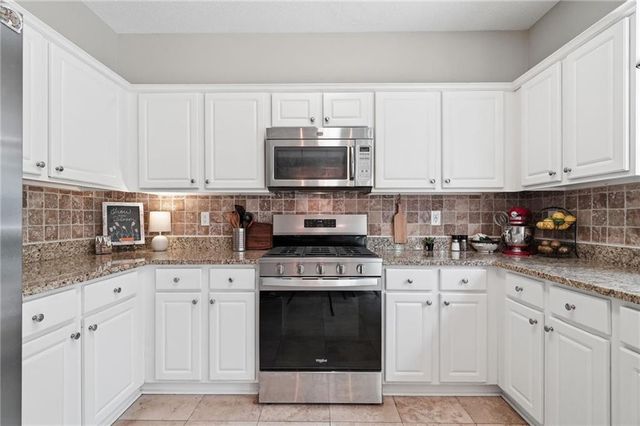 523 Drifton Way, Woodstock, GA 30188